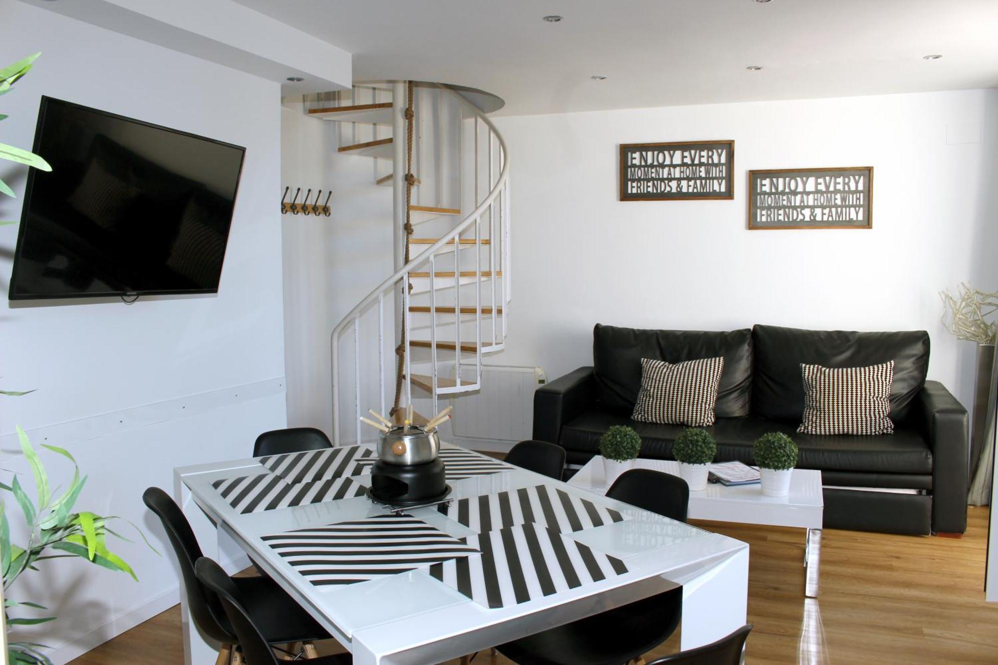 Inside Plaza Apartament *